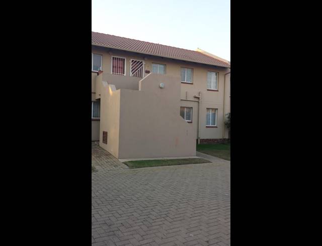 2 BEDROOM APARTMENT FOR SALE IN BEYERS PARK